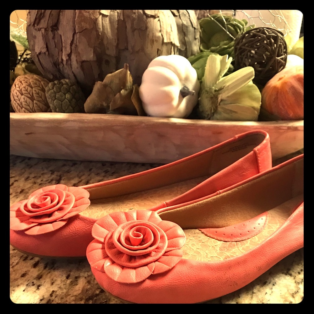 Cute, comfortable and stylish!